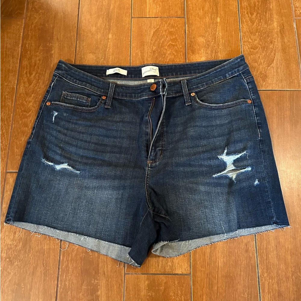 Universal Thread size 20 jean shorts